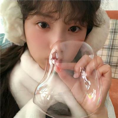隔楼女孩:我们之间的层距